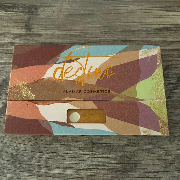 Alamar Cosmetics Destino Eyeshadow Palette Vibrant Colorful Shimmer Shadows - Picture 3 of 6